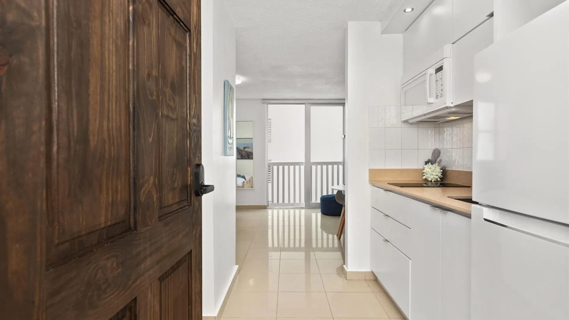 Otium Amazing Beachfront Getaway With Balcony San Juan Apartment